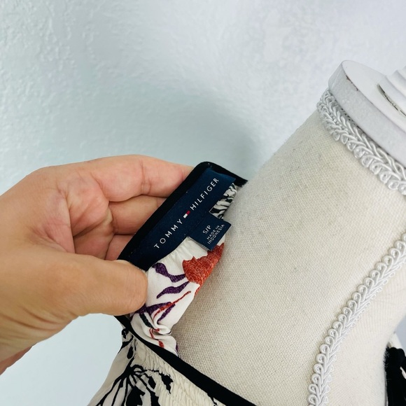 TOMMY HILFIGER FLORAL LOOSE FIT LONG SLEEVE BLOUSE - Picture 5 of 5